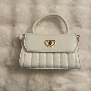 Elegant White Handbag with Heart Accent